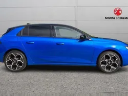 Blue Used 2024 Vauxhall Astra Ultimate Hatchback | £18,695 (Good price)