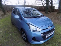 Blue Used 2017 Hyundai i10 Premium Hatchback | £5,995 (Fair price)