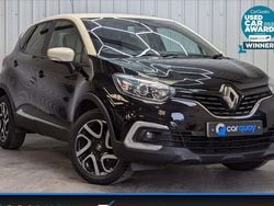 Black and cream Used 2018 Renault Captur Iconic SUV | £8,495 (Fair price)