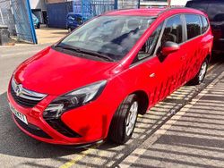 Red Used 2013 Vauxhall Zafira MPV | £2,695 (Fair price)