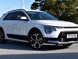 White Used 2024 Kia Niro 3 SUV | £25,496 (A bit pricey)