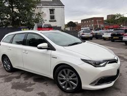 Used 2015 Toyota Auris Touring Sports Estate | £9,200 (Fair price)