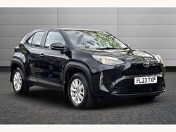 Black Used 2023 Toyota Yaris Cross SUV | £20,291 (Good price)