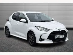 White Used 2023 Toyota Yaris Hybrid Design Hatchback | £16,901 (Good price)