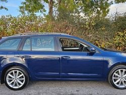 Blue Used 2015 Skoda Octavia SE L Estate | £5,895 (Expensive)