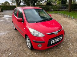 Red Used 2009 Hyundai i10 Comfort Hatchback | £1,999 (Fair price)