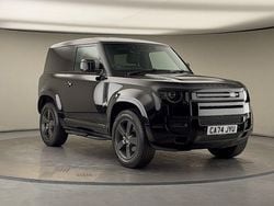 Santorini black Used 2025 Land Rover Defender SE Dynamic SUV | £57,700 (Super price)