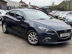 Blue Used 2015 Mazda 3 Hatchback | £4,540 (Fair price)