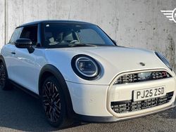 Used 2025 Mini Cooper Exclusive Hatchback | £27,399 (A bit pricey)
