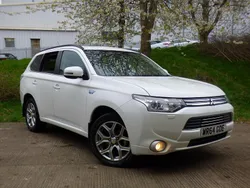 White Used 2014 Mitsubishi Outlander P-HEV Estate | £7,950 (Good price)