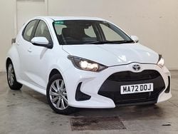 White Used 2022 Toyota Yaris Hybrid Hatchback | £16,498 (Fair price)