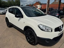 White Used 2013 Nissan Qashqai 360º SUV | £2,495 (Good price)
