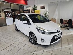 White Used 2014 Toyota Yaris Hybrid Trend Hatchback | £6,993