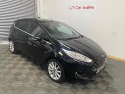 Black Used 2016 Ford Fiesta Titanium Hatchback | £5,149 (Fair price)