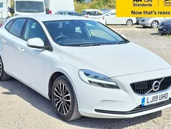 White Used 2019 Volvo V40 Momentum Estate | £9,488 (Fair price)