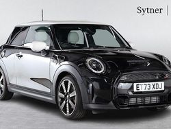 Black Used 2023 Mini Cooper S Exclusive Hatchback | £25,500 (Fair price)