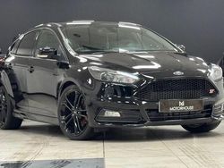 Black Used 2017 Ford Focus ST Hatchback | £11,750 (Fair price)