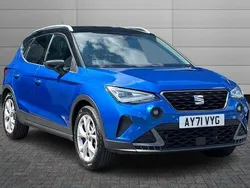 Sapphire blue with black roof Used 2021 Seat Arona FR SUV | £13,490 (Fair price)