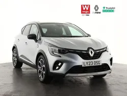 Red Used 2023 Renault Captur Techno SUV | £18,198 (Fair price)
