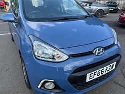 Blue Used 2016 Hyundai i10 Premium Hatchback | £4,795 (Good price)