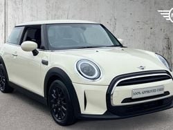 Pepper white Used 2022 Mini ONE Classic Hatchback | £15,639