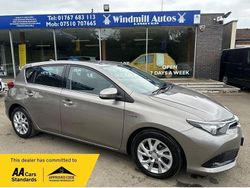 Bronze Used 2016 Toyota Auris Hybrid Business Edition Hatchback | £11,450 (Fair price)