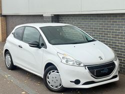 White Used 2014 Peugeot 208 Access Hatchback | £2,899 (Good price)