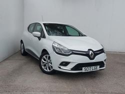 White Used 2017 Renault Clio IV Dynamique Hatchback | £7,498 (Fair price)