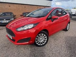 Red Used 2013 Ford Fiesta Style Hatchback | £2,991 (Good price)