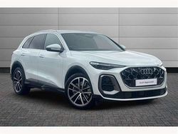 Glacier white Used 2025 Audi Q5 Advanced SUV | £47,295 (A bit pricey)