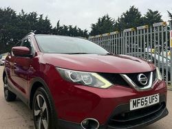 Red Used 2015 Nissan Qashqai N-TEC SUV | £4,999 (Good price)