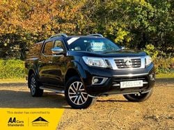 Black Used 2017 Nissan Navara Tekna Pickup | £11,000 (Good price)