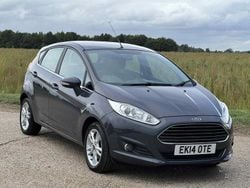 Grey Used 2014 Ford Fiesta Zetec Hatchback | £3,195 (Good price)