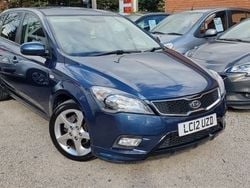 Blue Used 2012 Kia Ceed 3 Hatchback | £4,900 (Good price)