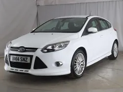 White Used 2014 Ford Focus Zetec Hatchback | £6,250 (Fair price)