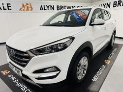 White Used 2017 Hyundai Tucson SE SUV | £9,299 (Fair price)