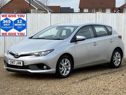Silver Used 2017 Toyota Auris Hatchback | £10,999 (Fair price)