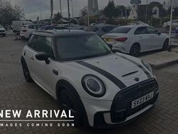 White Used 2023 Mini Cooper S Comfort Hatchback | £22,800 (Fair price)