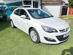 White Used 2014 Vauxhall Astra Excite Hatchback | £1,995 (Good price)