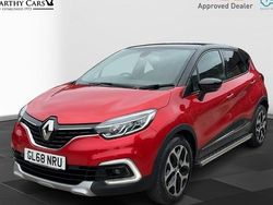 Flame red with diamond black roof Used 2019 Renault Captur GT-Line SUV | £9,795 (Fair price)
