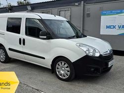 White Used 2017 Vauxhall Combo S MPV | £6,495 (A bit pricey)