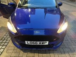 Blue Used 2016 Ford Focus ST Hatchback | £5,500 (Good price)