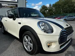 White Used 2015 Mini Cooper Hatch Hatchback | £5,990 (Fair price)