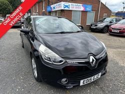 Black Used 2015 Renault Clio IV Dynamique Hatchback | £4,750 (Fair price)