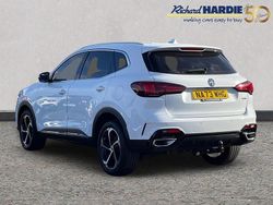 White Used 2023 MG HS SE SUV | £15,999 (Fair price)