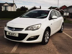 White Used 2015 Vauxhall Astra Design Edition Estate | £5,995 (Fair price)