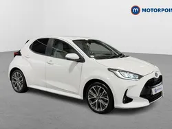 White Used 2022 Toyota Yaris Hybrid Hatchback | £17,949 (Fair price)