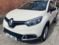White Used 2017 Renault Captur Dynamique SUV | £7,480 (Good price)
