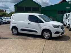 White Used 2020 Vauxhall Combo Sportive MPV | £8,750 (Fair price)