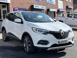 White Used 2019 Renault Kadjar Version S SUV | £10,990 (Fair price)